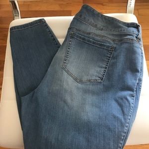 Torrid Plus Jeans/Jeggings Skinny Size 22R